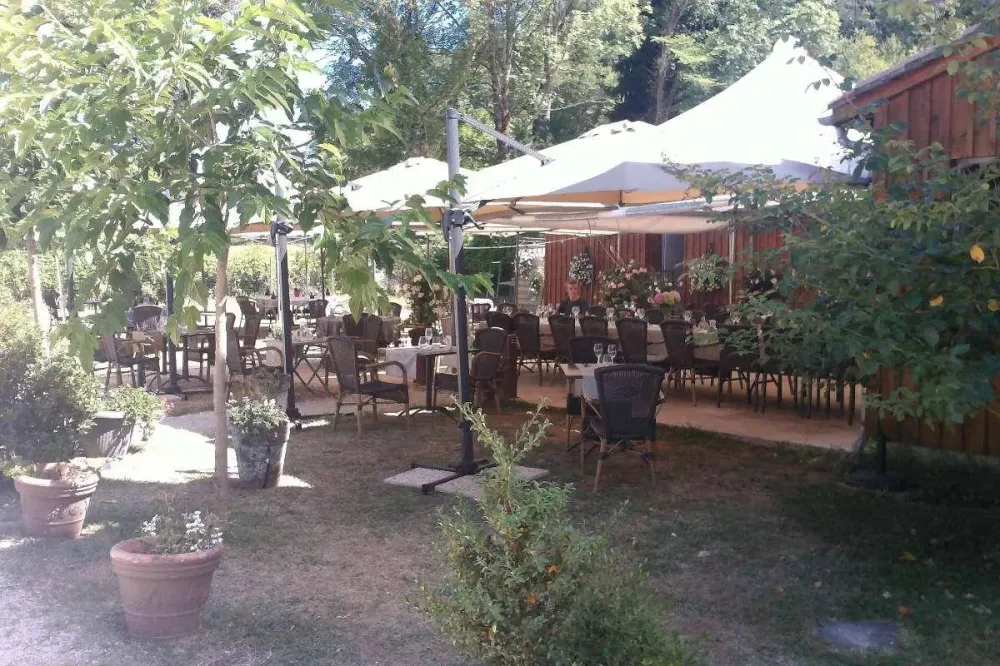 restaurant terrasse à Villamblard